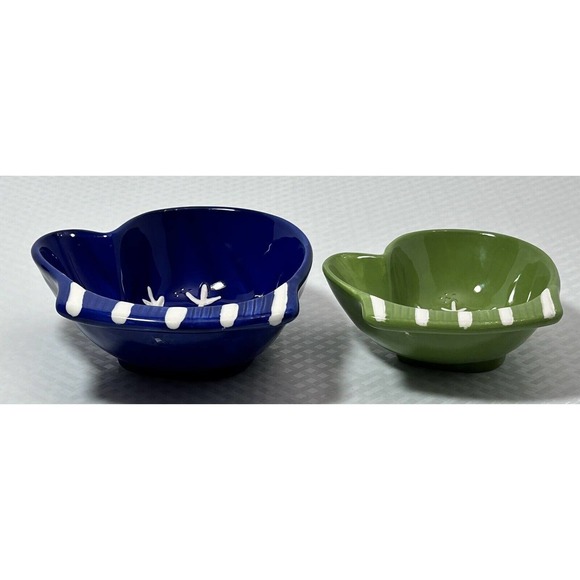 2 Vintage BW Boston Warehouse Christmas Mitten Nesting Serving BOWLS - Picture 2 of 13